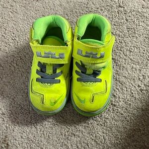 Nike Lebron James Toddler High Top Shoes